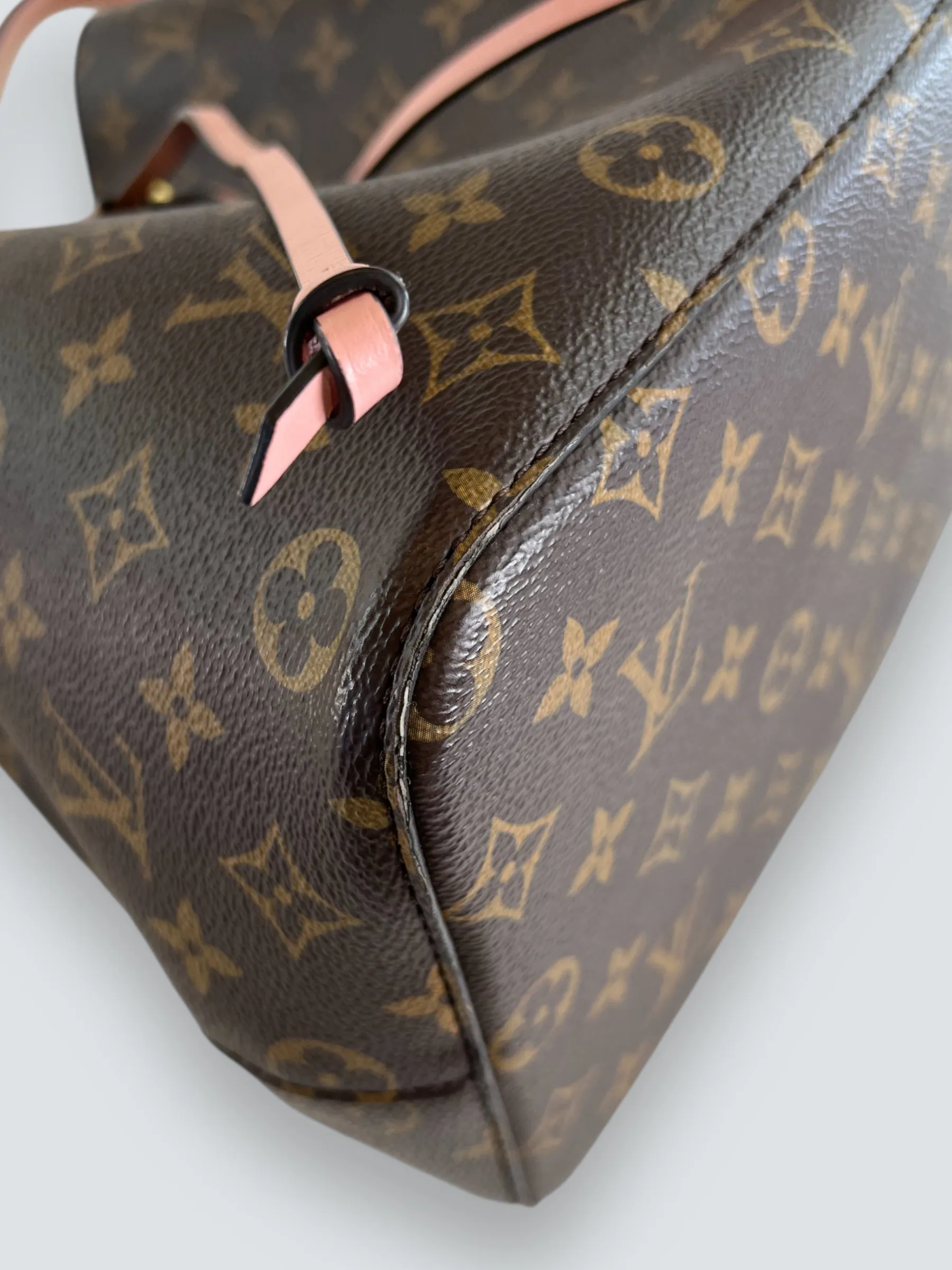 Louis Vuitton Monogram Canvas NéoNoé Bucket Bag