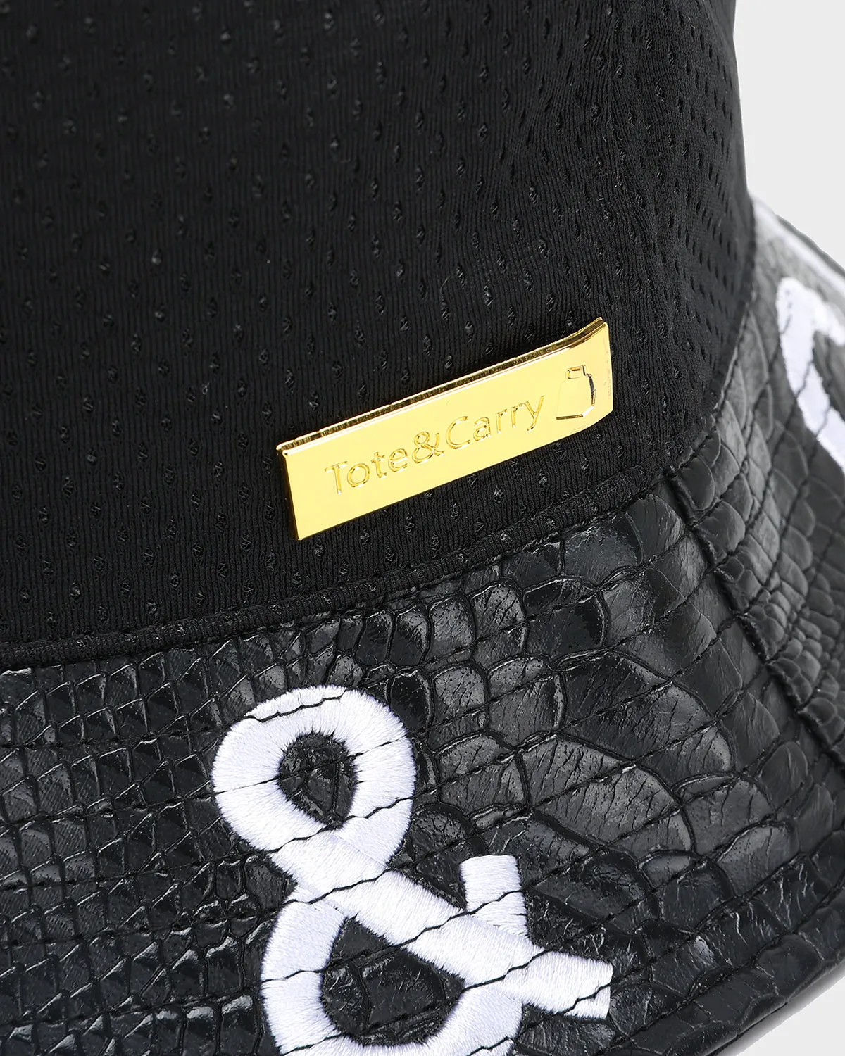 T&C Bucket Hat in Black