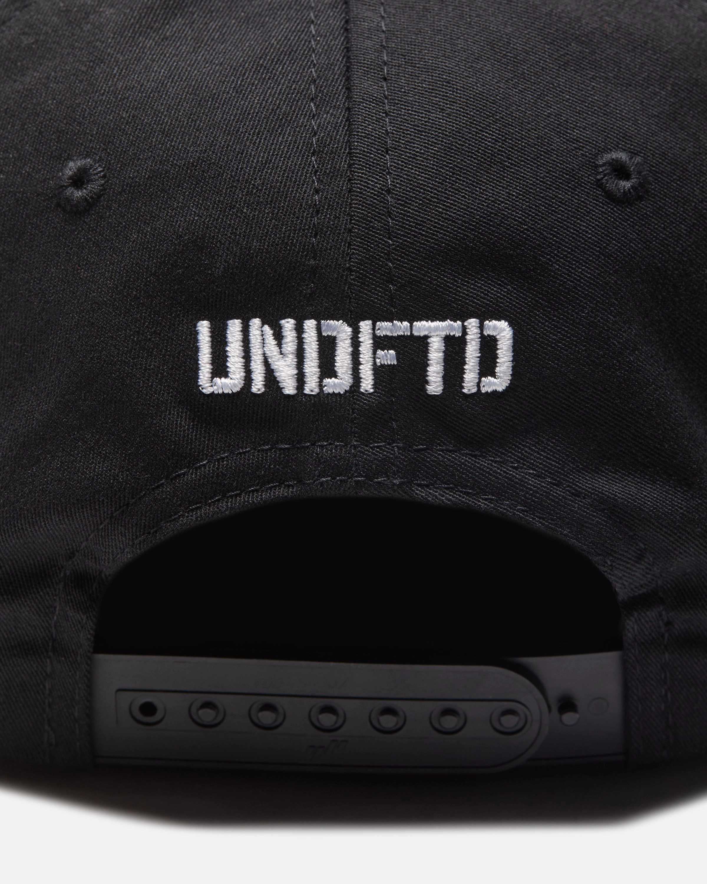 UNDEFEATED REGIONAL STENCIL SNAPBACK - NY - BLACK